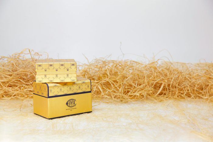 Paticceria Cova: Özel Baskı Yaldız Varaklı Taslama Çikolata ve Pasta Kutusu - Görsel 3